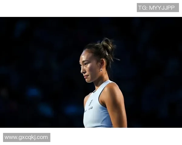 退役足球明星重返青春颜值巅峰引发球迷热议